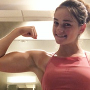 Teen muscle girl Fitness girl Cay